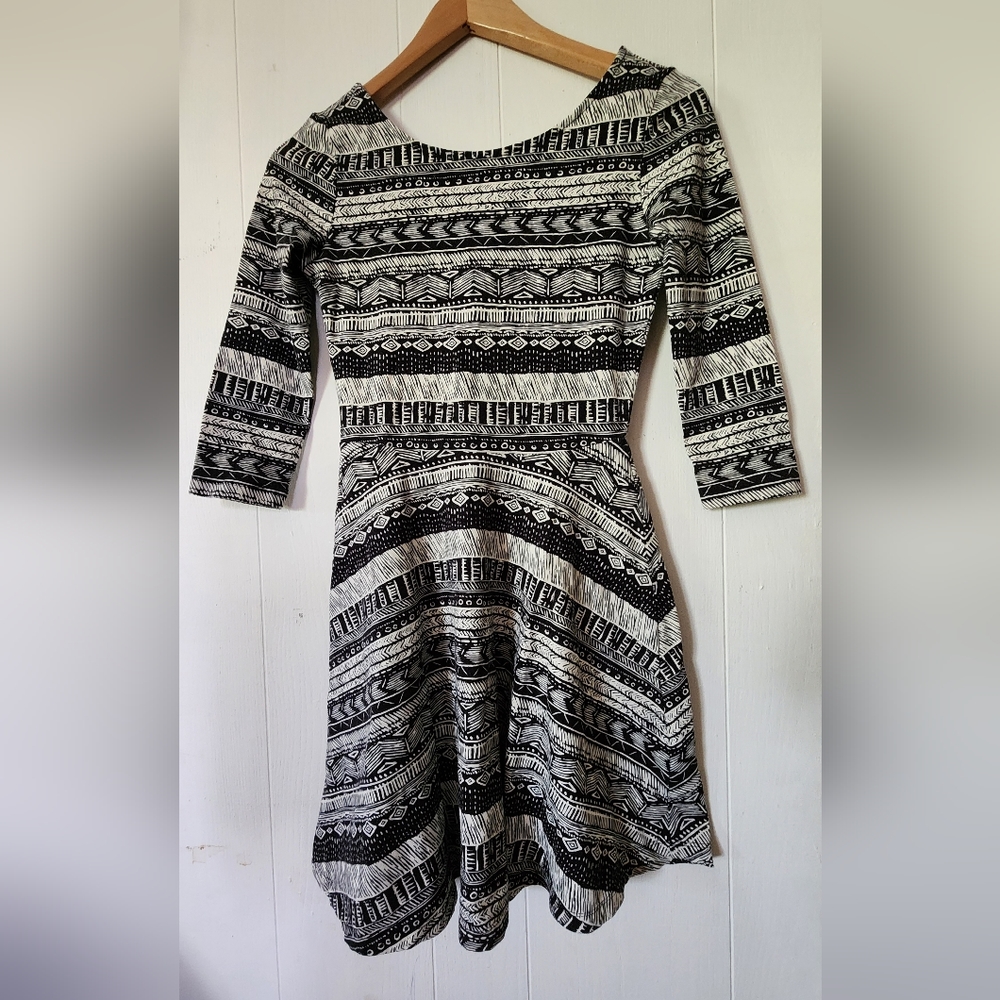 Low-Back Boho Dress - Picture 2 of 7